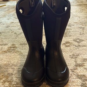 BOGS rain boots boy/girl size 5
